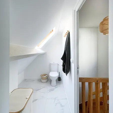 Calme Et Charme En Famille, Cote Sauvage