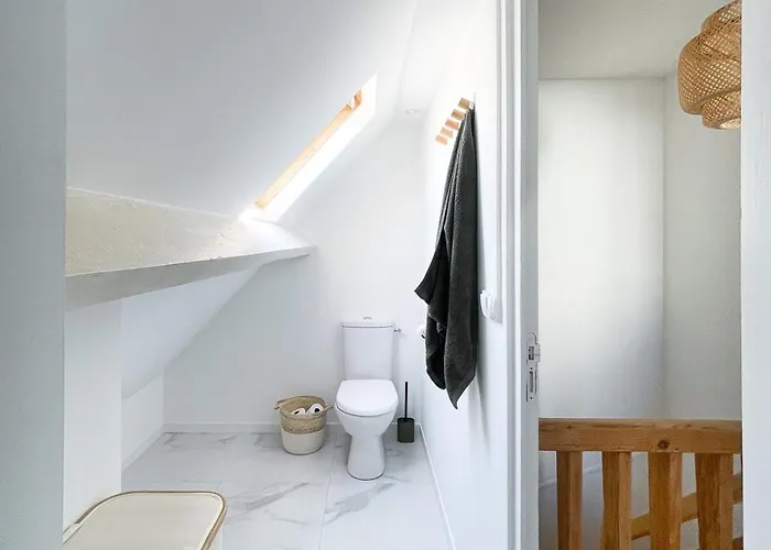 Calme Et Charme En Famille, Cote Sauvage